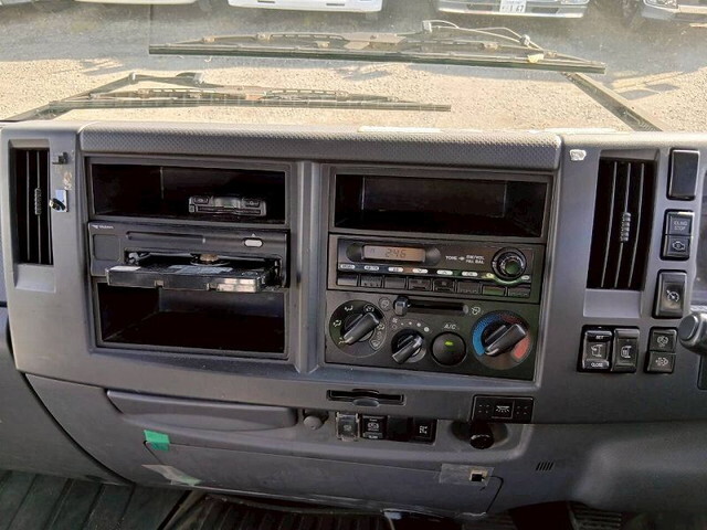 いすゞフォワードクレーン4段増トン（6t・8t）[写真31]