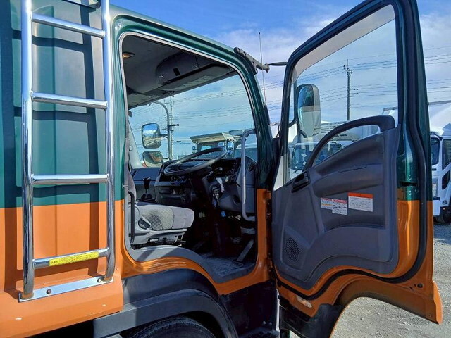 いすゞフォワードクレーン4段増トン（6t・8t）[写真34]