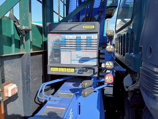 いすゞフォワードクレーン4段増トン（6t・8t）[写真36]