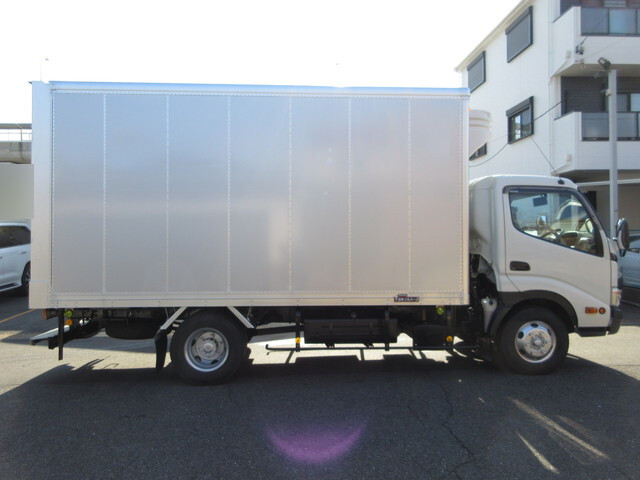 日野デュトロ冷凍車（冷蔵車）小型（2t・3t）[写真06]