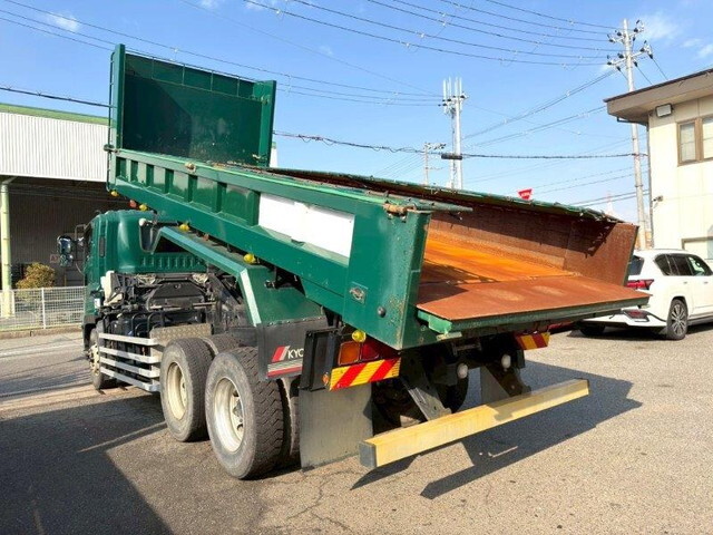 いすゞギガダンプ大型（10t）[写真02]