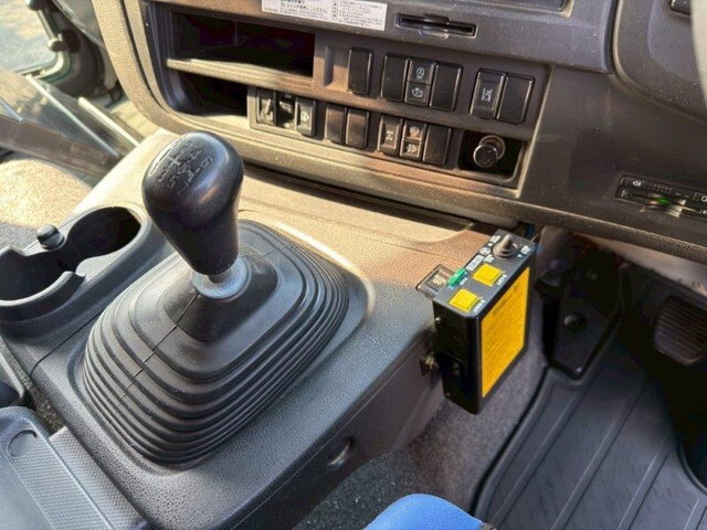 いすゞギガダンプ大型（10t）[写真21]