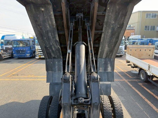 いすゞギガダンプ大型（10t）[写真07]