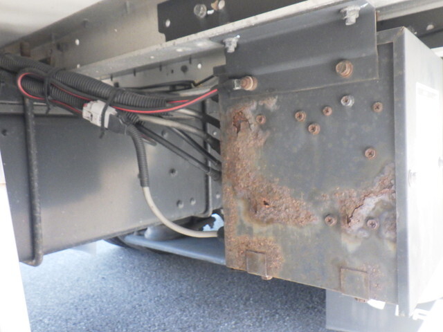 三菱ふそうスーパーグレートアルミウイング大型（10t）[写真13]