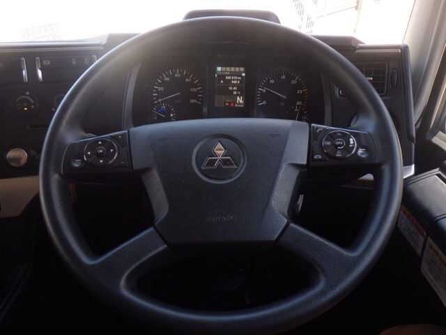 三菱ふそうスーパーグレートアルミウイング大型（10t）[写真20]