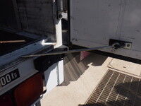 三菱ふそうスーパーグレートアルミウイング大型（10t）[写真37]