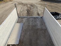 三菱ふそうキャンター平ボディ小型（2t・3t）[写真12]