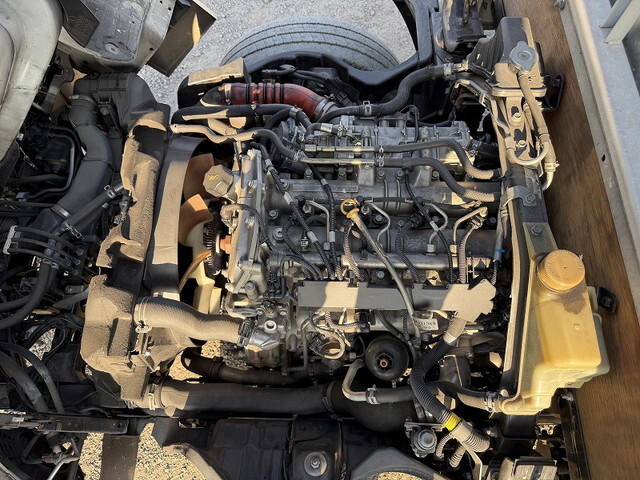 三菱ふそうキャンター平ボディ小型（2t・3t）[写真12]