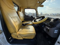 三菱ふそうキャンター平ボディ小型（2t・3t）[写真29]