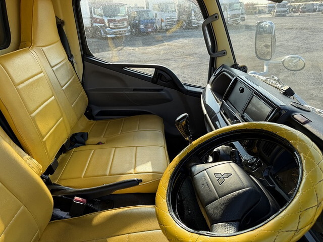 三菱ふそうキャンター平ボディ小型（2t・3t）[写真30]