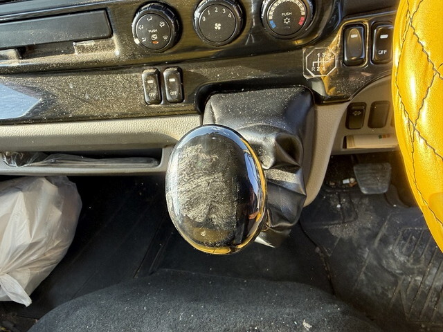 三菱ふそうキャンター平ボディ小型（2t・3t）[写真31]