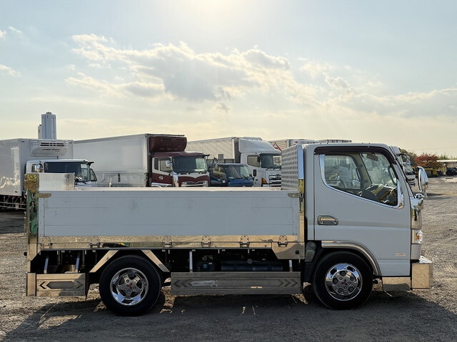 三菱ふそうキャンター平ボディ小型（2t・3t）[写真08]