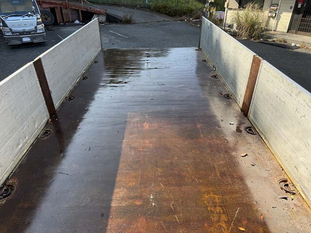 三菱ふそうファイター平ボディ増トン（6t・8t）[写真11]