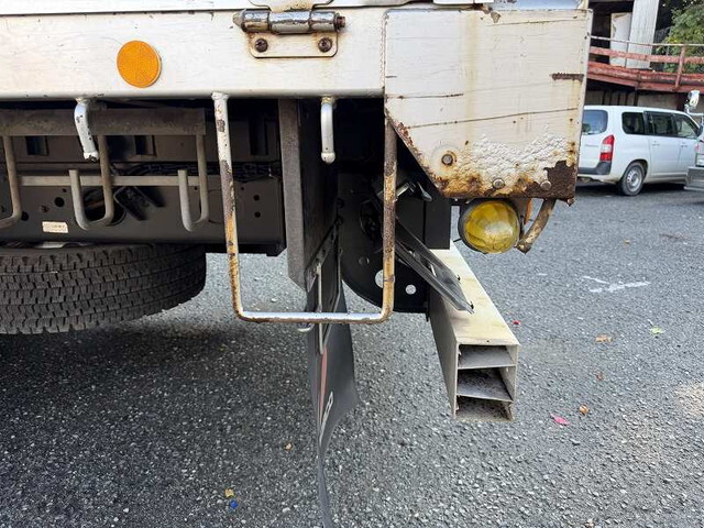 三菱ふそうファイター平ボディ増トン（6t・8t）[写真24]