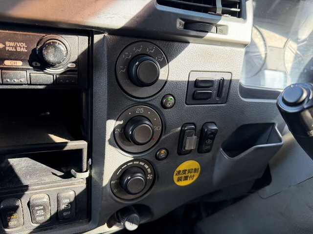三菱ふそうファイター平ボディ増トン（6t・8t）[写真35]