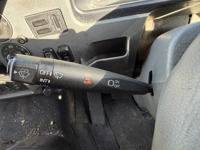 三菱ふそうファイター平ボディ増トン（6t・8t）[写真36]