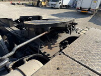 UDトラックスクオントレーラーヘッド（トラクターヘッド）大型（10t）[写真24]