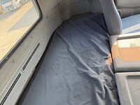 UDトラックスクオントレーラーヘッド（トラクターヘッド）大型（10t）[写真35]