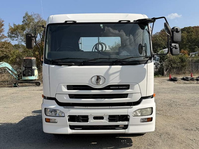 UDトラックスクオントレーラーヘッド（トラクターヘッド）大型（10t）[写真05]