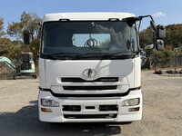 UDトラックスクオントレーラーヘッド（トラクターヘッド）大型（10t）[写真06]