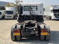 UDトラックスクオントレーラーヘッド（トラクターヘッド）大型（10t）[写真08]