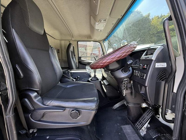 三菱ふそうファイターアルミウイング増トン（6t・8t）[写真28]