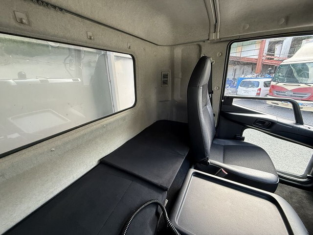 三菱ふそうファイターアルミウイング増トン（6t・8t）[写真39]