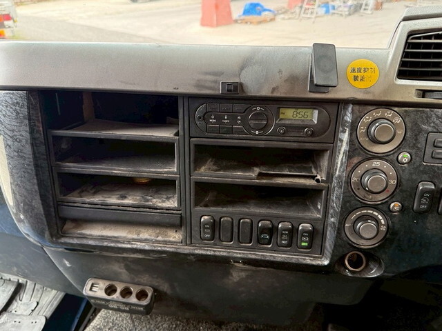 三菱ふそうファイター平ボディ増トン（6t・8t）[写真20]