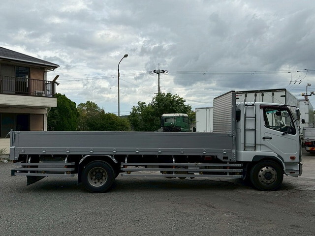 三菱ふそうファイター平ボディ増トン（6t・8t）[写真05]