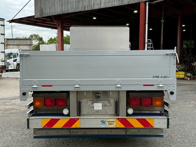 三菱ふそうファイター平ボディ増トン（6t・8t）[写真06]