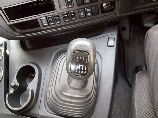 いすゞギガトレーラーヘッド（トラクターヘッド）大型（10t）[写真18]