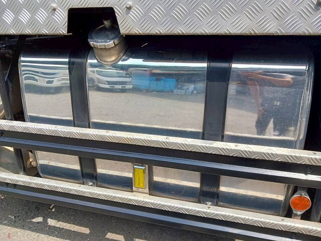 いすゞギガトレーラーヘッド（トラクターヘッド）大型（10t）[写真21]