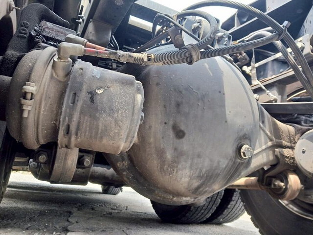 いすゞギガトレーラーヘッド（トラクターヘッド）大型（10t）[写真26]