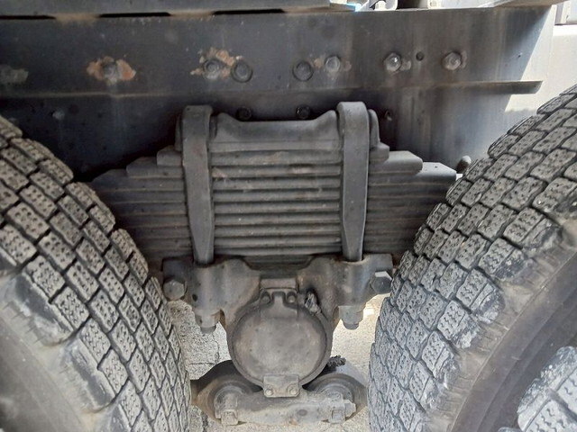 いすゞギガトレーラーヘッド（トラクターヘッド）大型（10t）[写真28]