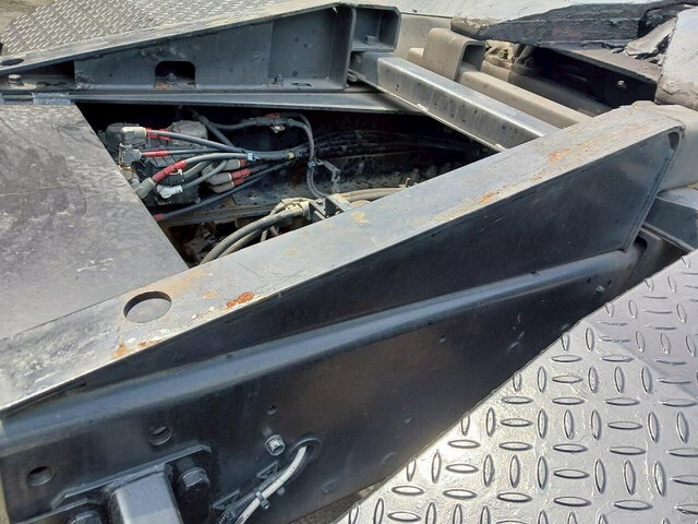 いすゞギガトレーラーヘッド（トラクターヘッド）大型（10t）[写真29]