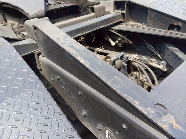 いすゞギガトレーラーヘッド（トラクターヘッド）大型（10t）[写真33]