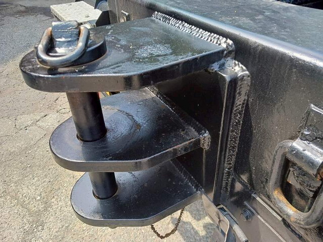 いすゞギガトレーラーヘッド（トラクターヘッド）大型（10t）[写真35]