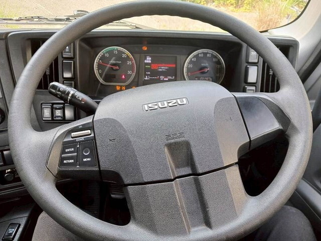 いすゞギガトレーラーヘッド（トラクターヘッド）大型（10t）[写真39]