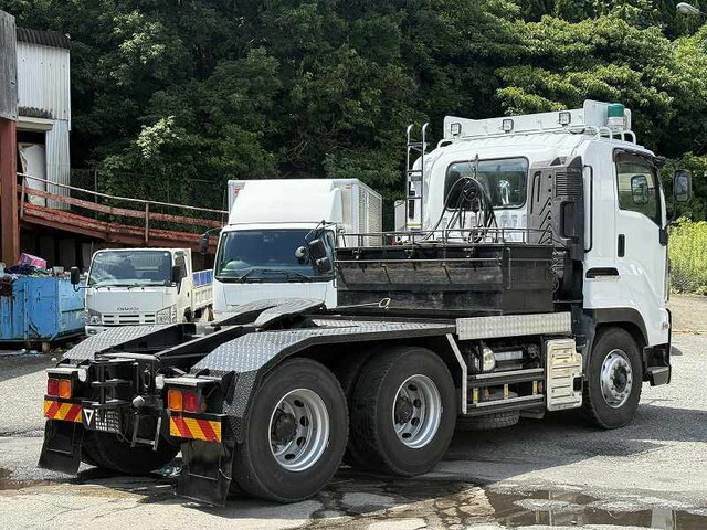 いすゞギガトレーラーヘッド（トラクターヘッド）大型（10t）[写真04]