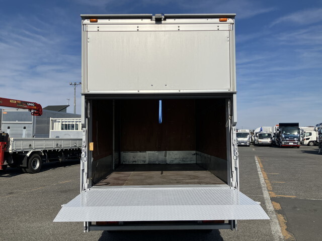 三菱ふそうキャンターアルミバン小型（2t・3t）[写真10]