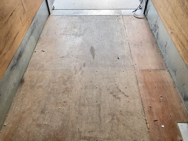 三菱ふそうキャンターアルミバン小型（2t・3t）[写真17]