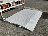 三菱ふそうキャンターアルミバン小型（2t・3t）[写真21]