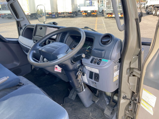 三菱ふそうキャンターアルミバン小型（2t・3t）[写真34]