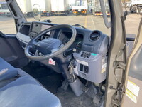 三菱ふそうキャンターアルミバン小型（2t・3t）[写真35]