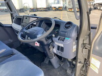 三菱ふそうキャンターアルミバン小型（2t・3t）[写真35]