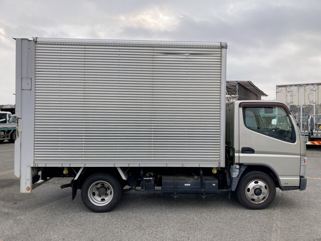 三菱ふそうキャンターアルミバン小型（2t・3t）[写真06]