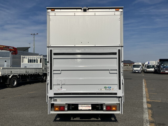 三菱ふそうキャンターアルミバン小型（2t・3t）[写真09]