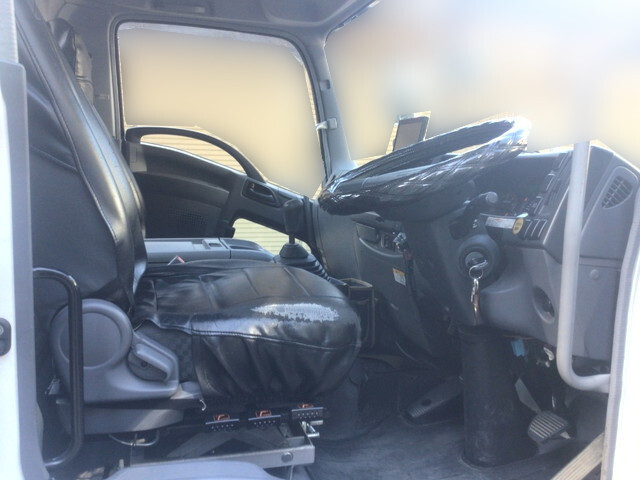 いすゞフォワードセルフクレーン4段増トン（6t・8t）[写真23]