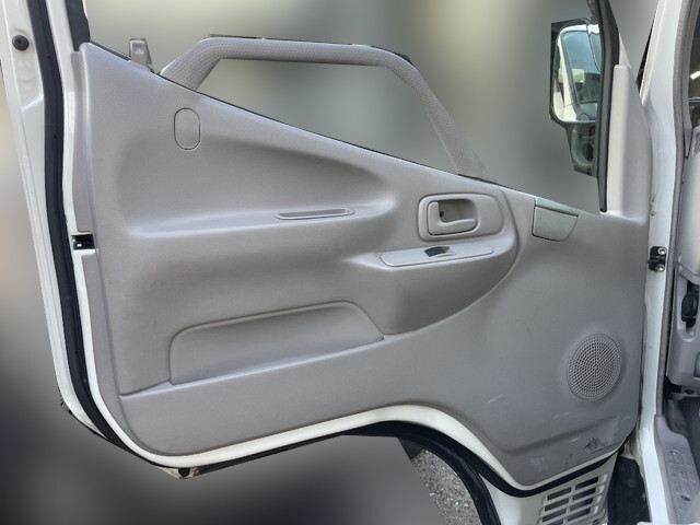 トヨタトヨエース平ボディ小型（2t・3t）[写真25]