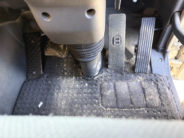 三菱ふそうスーパーグレートダンプ大型（10t）[写真29]